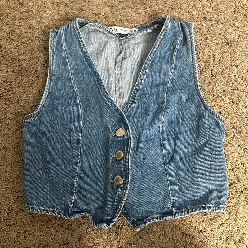 Denim vest 🤍